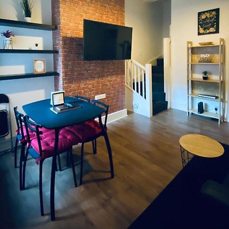 Large 4 Bedroom Home - Coventry City Centre Esterno foto