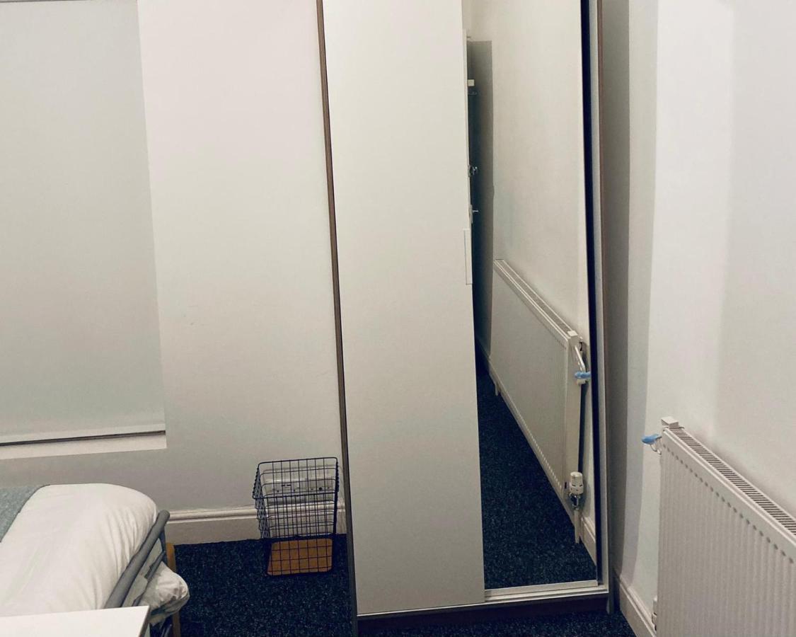Large 4 Bedroom Home - Coventry City Centre Esterno foto