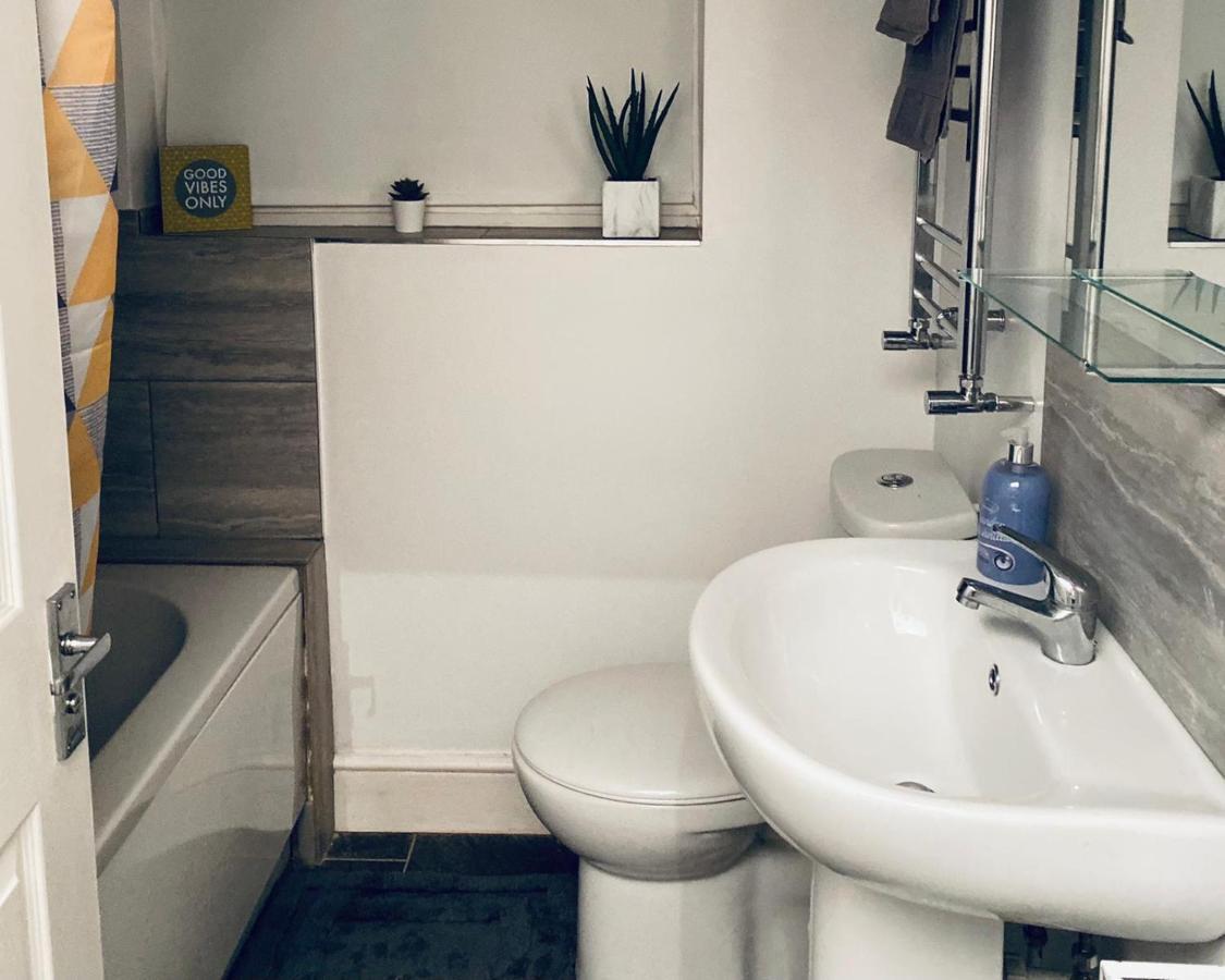 Large 4 Bedroom Home - Coventry City Centre Esterno foto